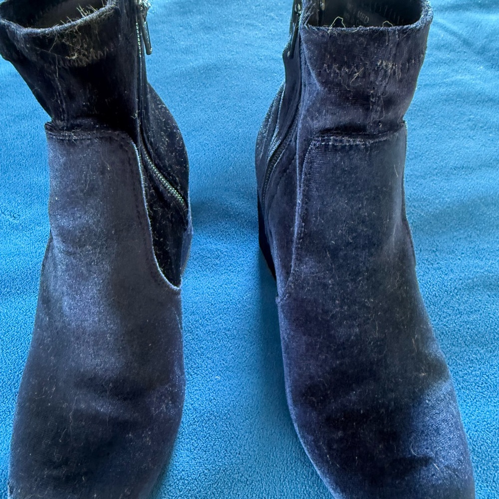 Stylish Blue Velvet Ankle Boots